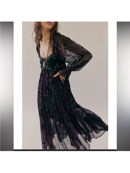 Free People Dresses & Skirts - Free People Timeless Tapestry Maxi Dress